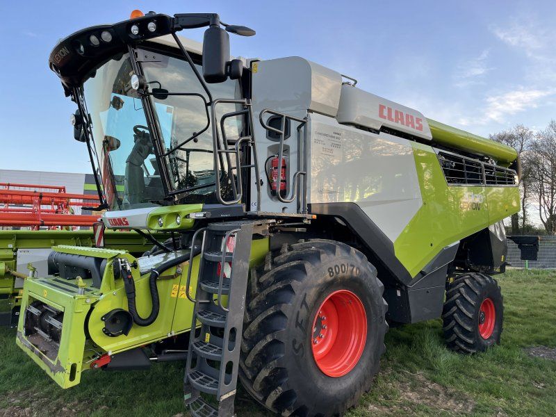 Claas LION 5300 +V680