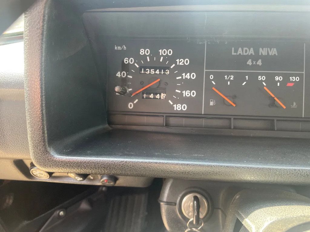 Lada Niva 4x4 Terreinwagen 135.000 km