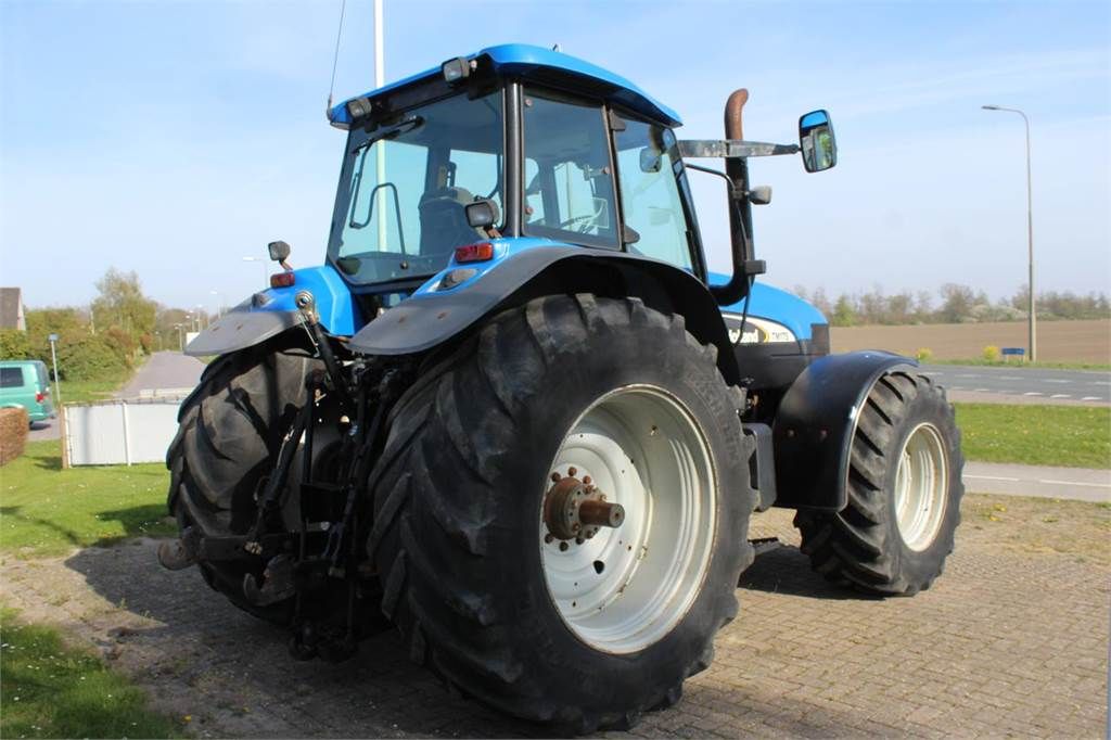 New Holland TM175