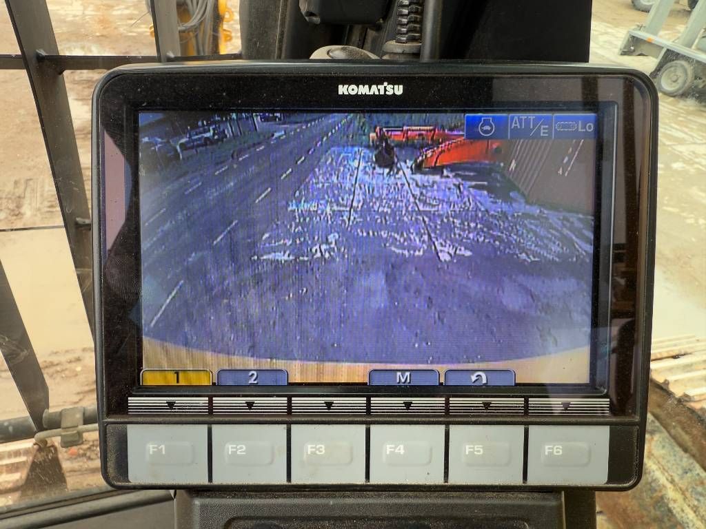 Komatsu PC490LC-10 - 29m UHD + Normal Arm / Oilquick