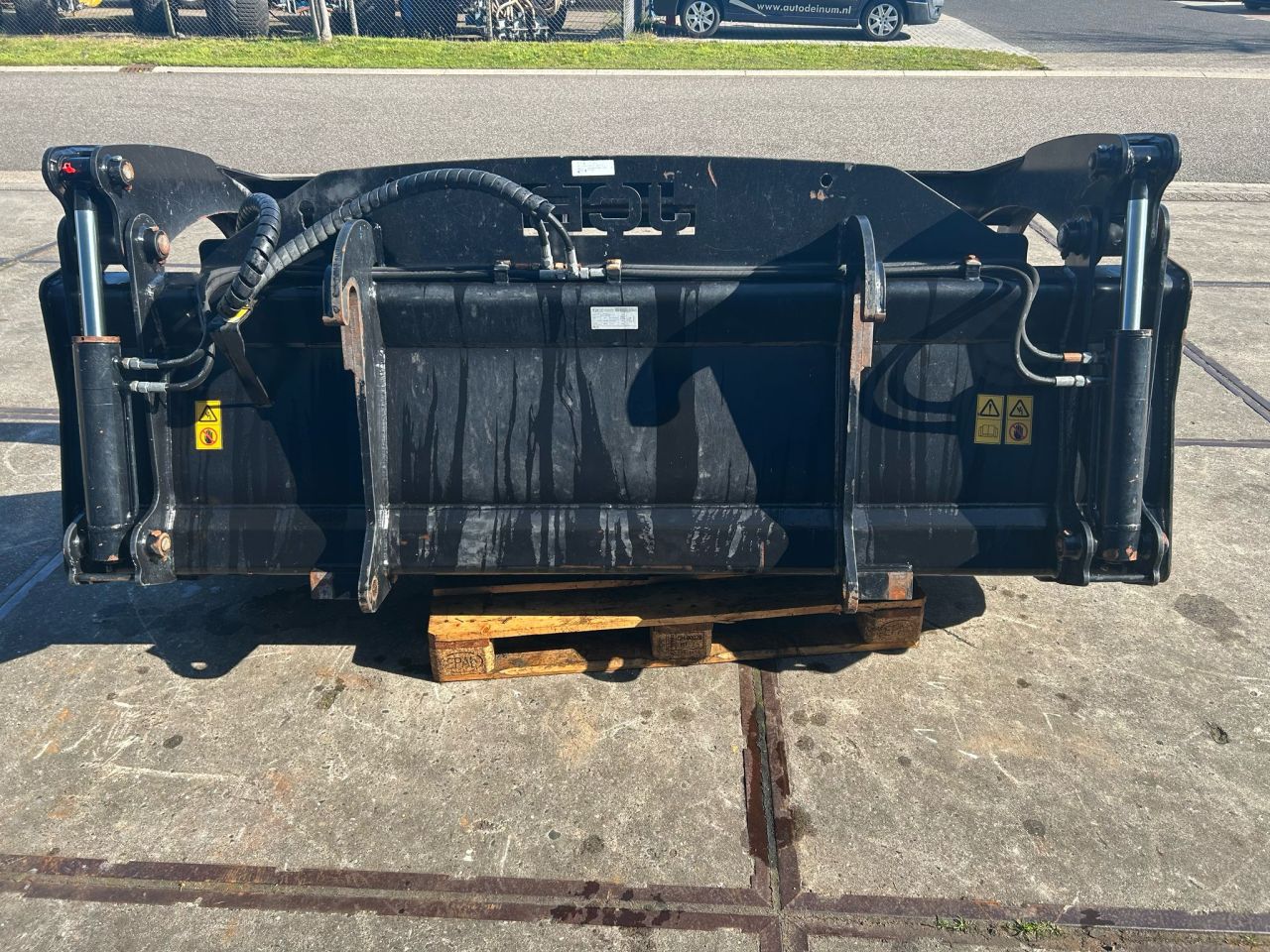 JCB 2,45 Pelikaanbak Q-fit