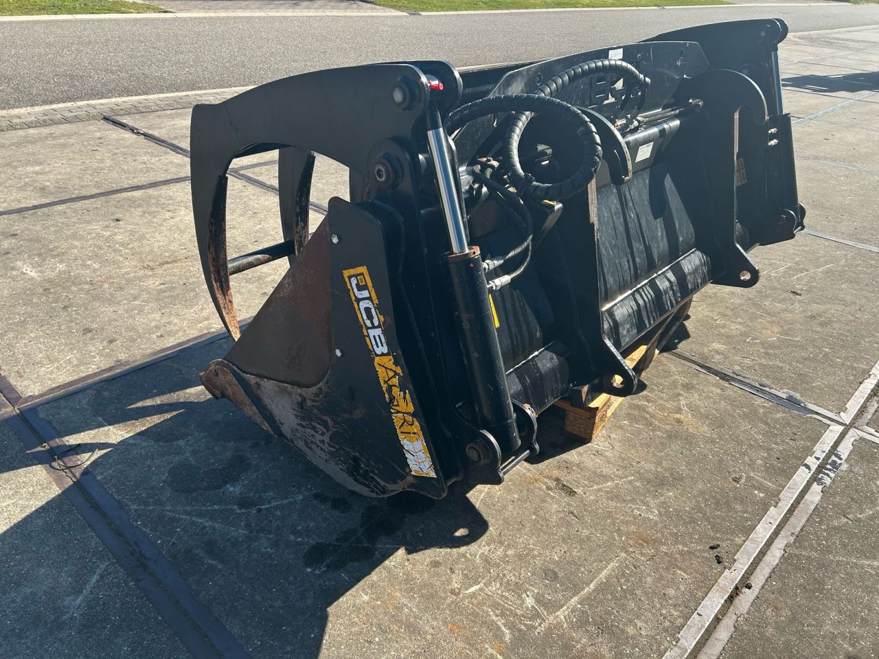 JCB 2,45 Pelikaanbak Q-fit