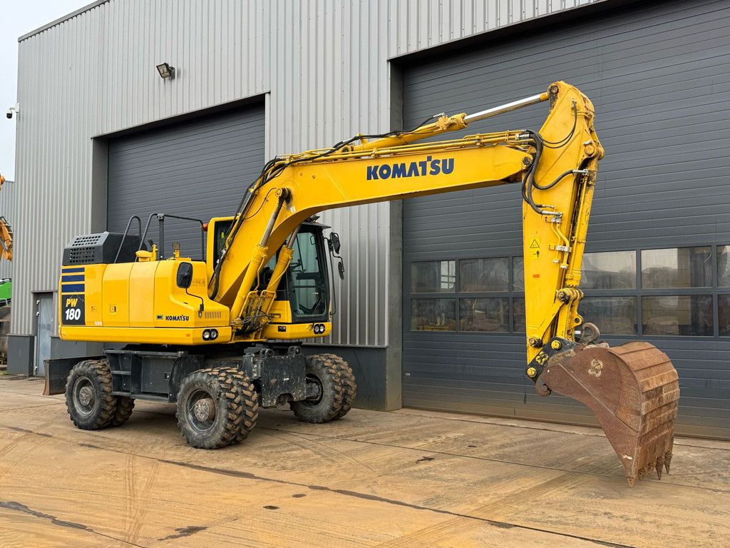 Komatsu PW180-11