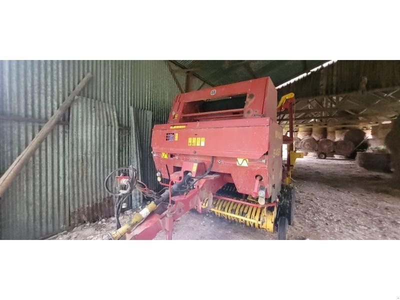 New Holland 648