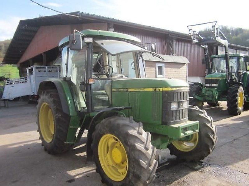 John Deere 6110