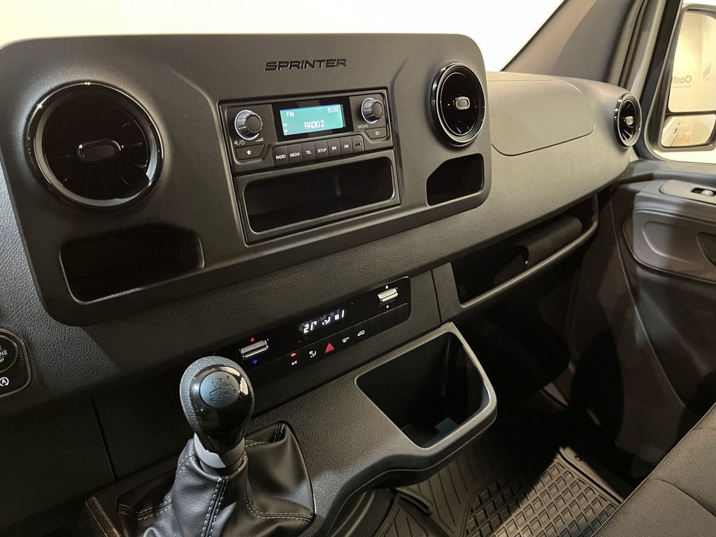Mercedes-Benz Sprinter 315 CDI L2H1 RWD DC Dubbel Cabine / Euro 6 / Trekhaak 3500 KG / Airco / Camera / 6 Persoons / 500 KM !! / BPM VRIJ !!