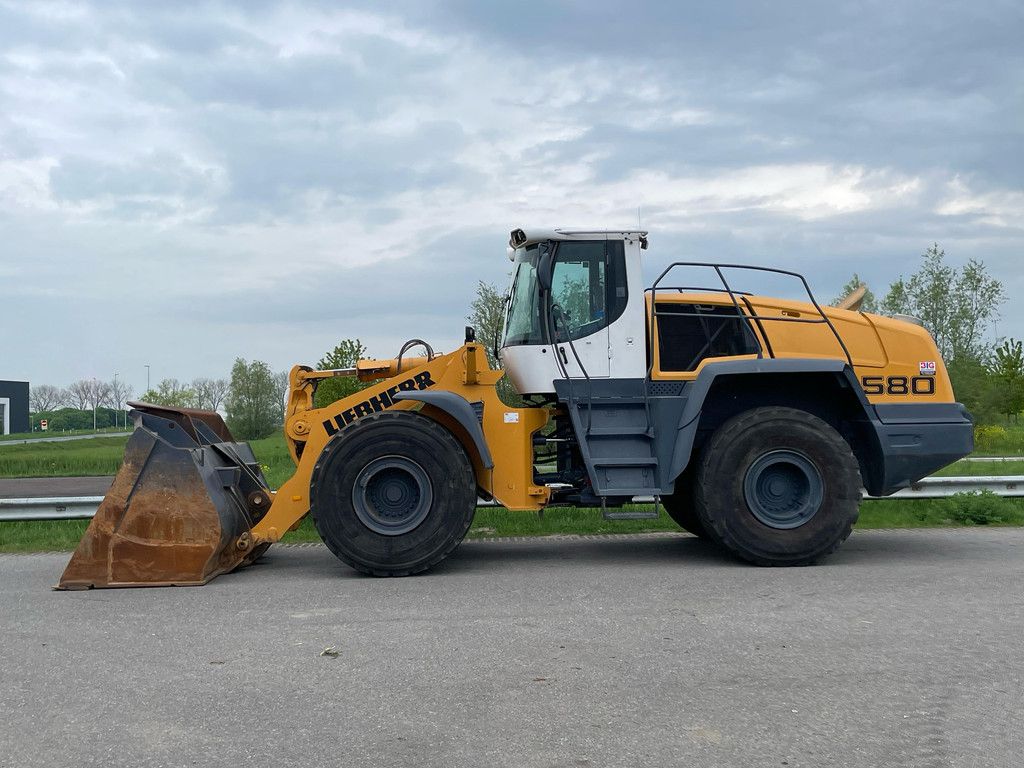 Liebherr L580