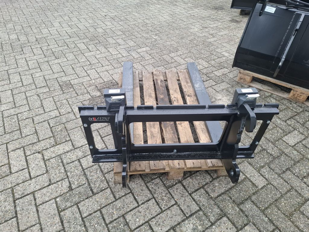 Giant PV-FEM2_SPEC-1200-G
