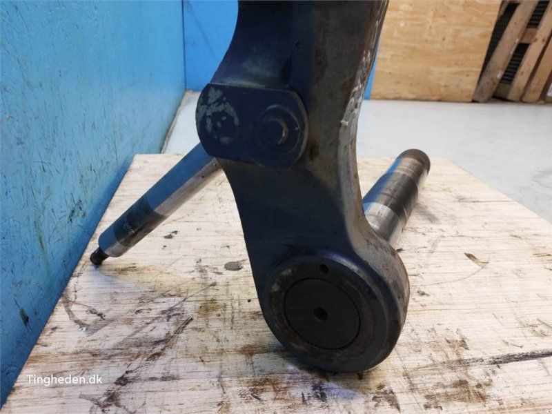 New Holland 8670
