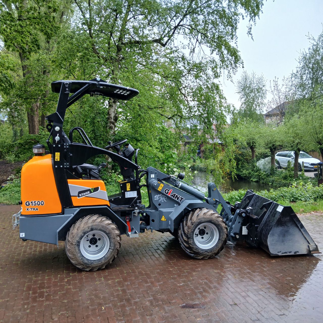 Nieuwe Overjarige Giant G1500 Xtra.