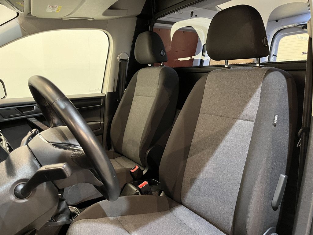 Volkswagen Caddy 2.0 TDI L1H1 BMT Highline / Euro 6 / Airco / Cruise Control / CarPlay / Trekhaak / PDC / Navigatie