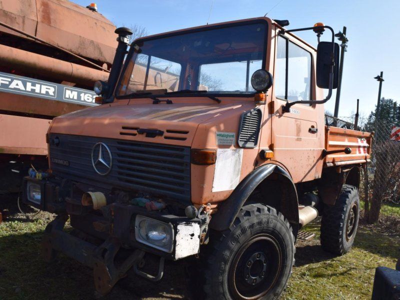 Mercedes-Benz Unimog U 1400