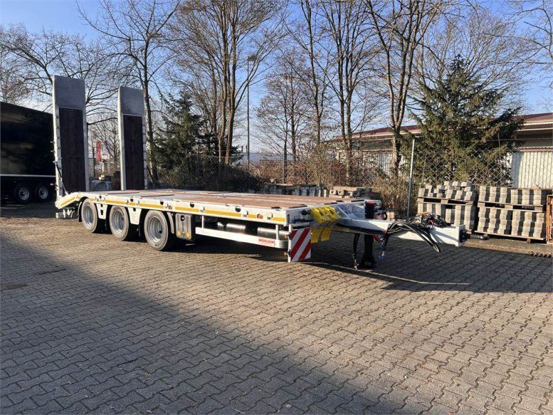 Möslein TT 32 Zugrohr gerade 32 t GG Tridem- Tieflader 3