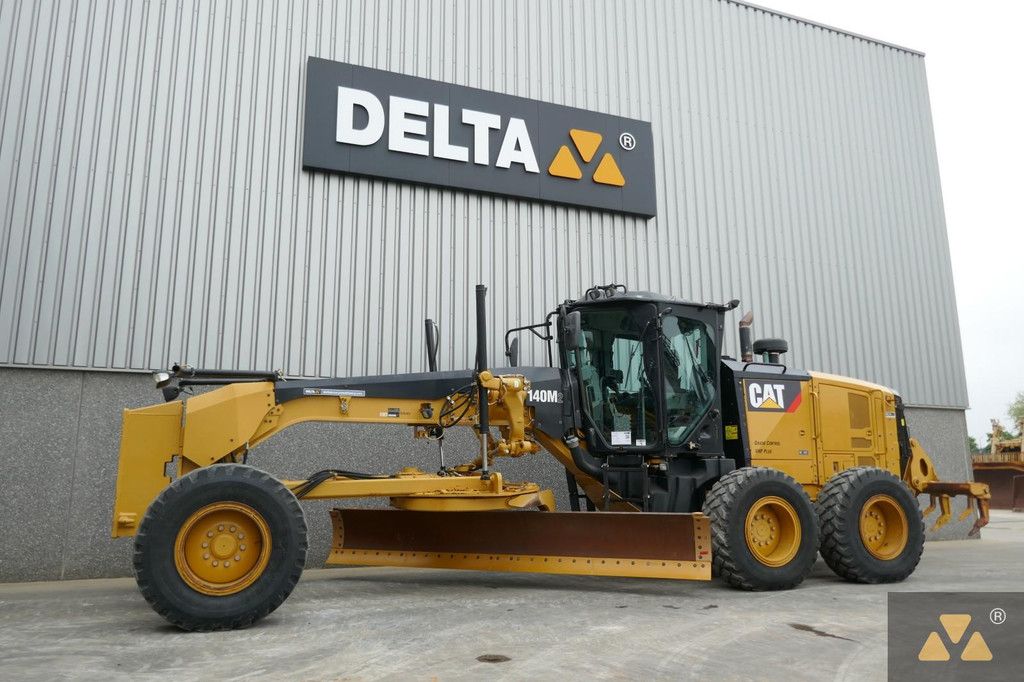Caterpillar 140M2