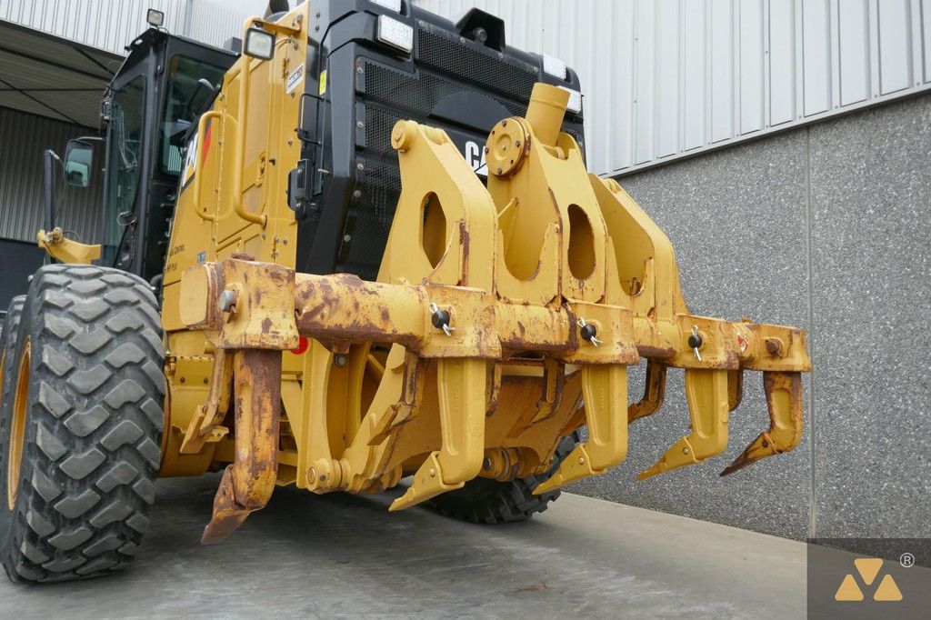 Caterpillar 140M2