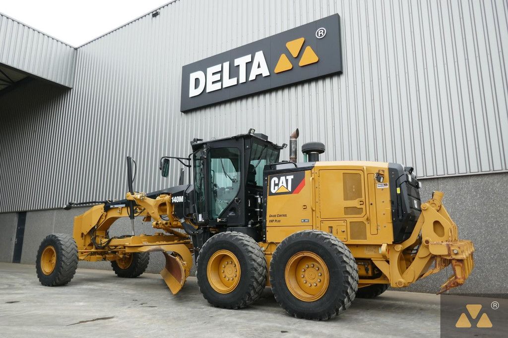 Caterpillar 140M2