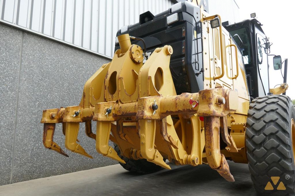 Caterpillar 140M2