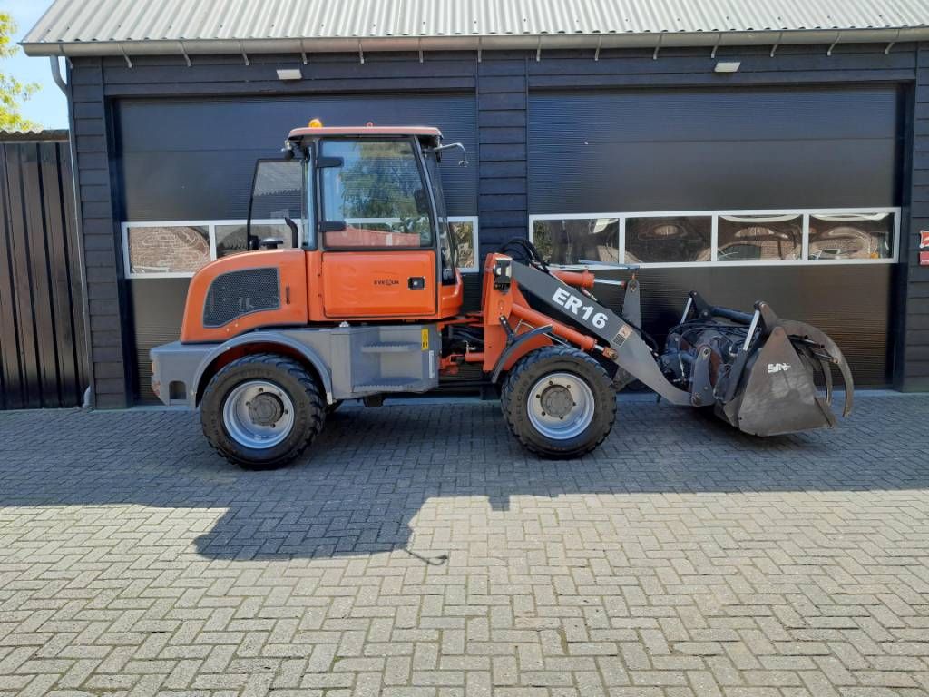 Everun ER 16 Shovel loader met pelikaanbak