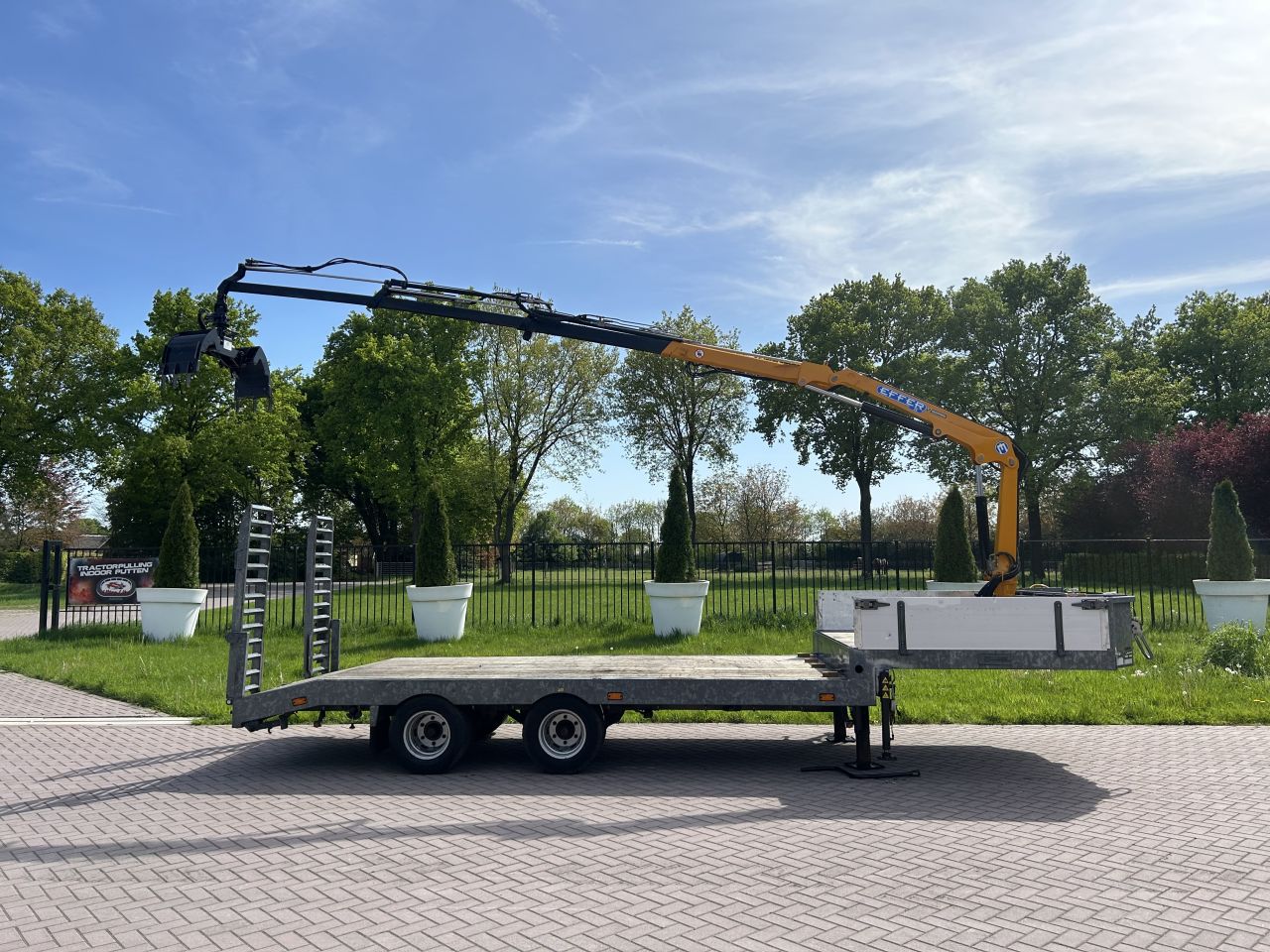 Be oplegger 9 TON semi dieplader VELDHUIZEN MET KRAAN