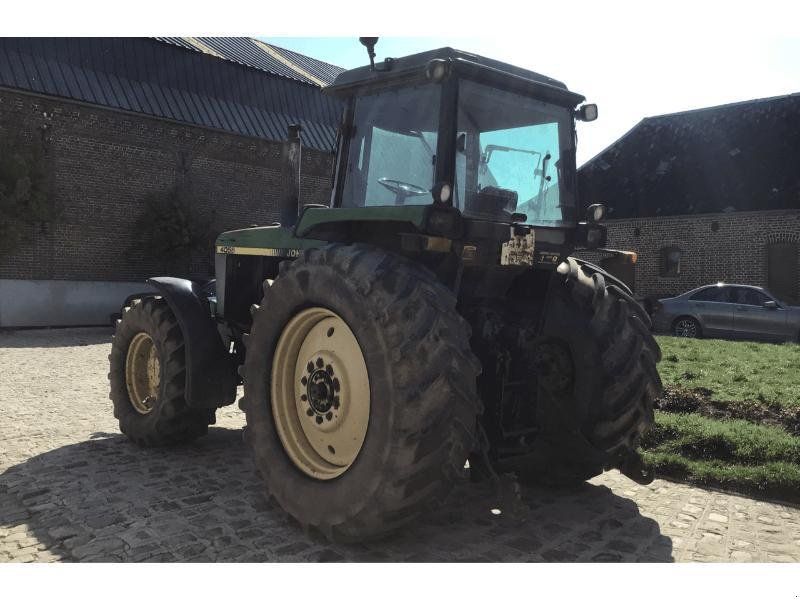 John Deere 4055