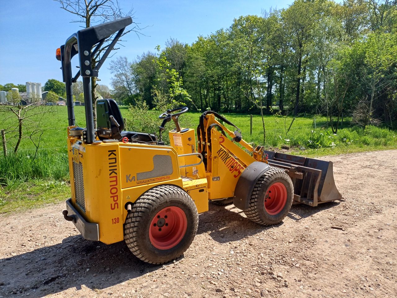 Knikmops 130 bj2018 1675uur compleet set