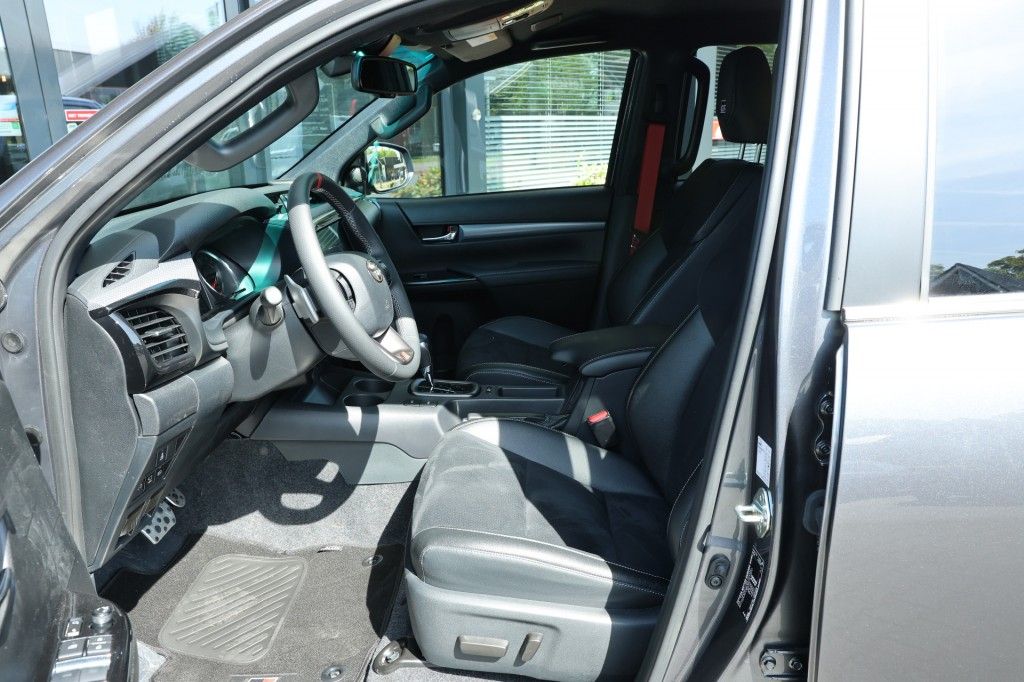 Toyota Hilux 2.8 D-4D DUBBEL CABIN GR SPORT A/T