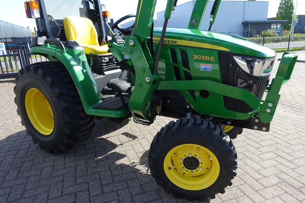John Deere 3038E 4wd HST / 0002 Draaiuren / Voorlader