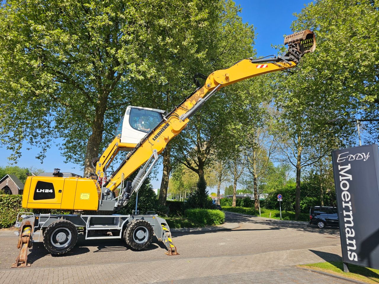 Loiebherr LH24 M Litronic Met Sorteerklem