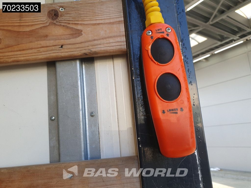 Volvo FL 210 4X2 12tonner NL-Truck Automatic Ladebordwand Euro 6