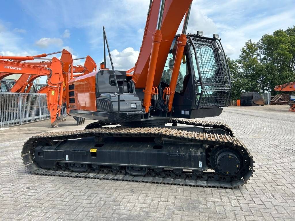 Hitachi ZX 220 LC