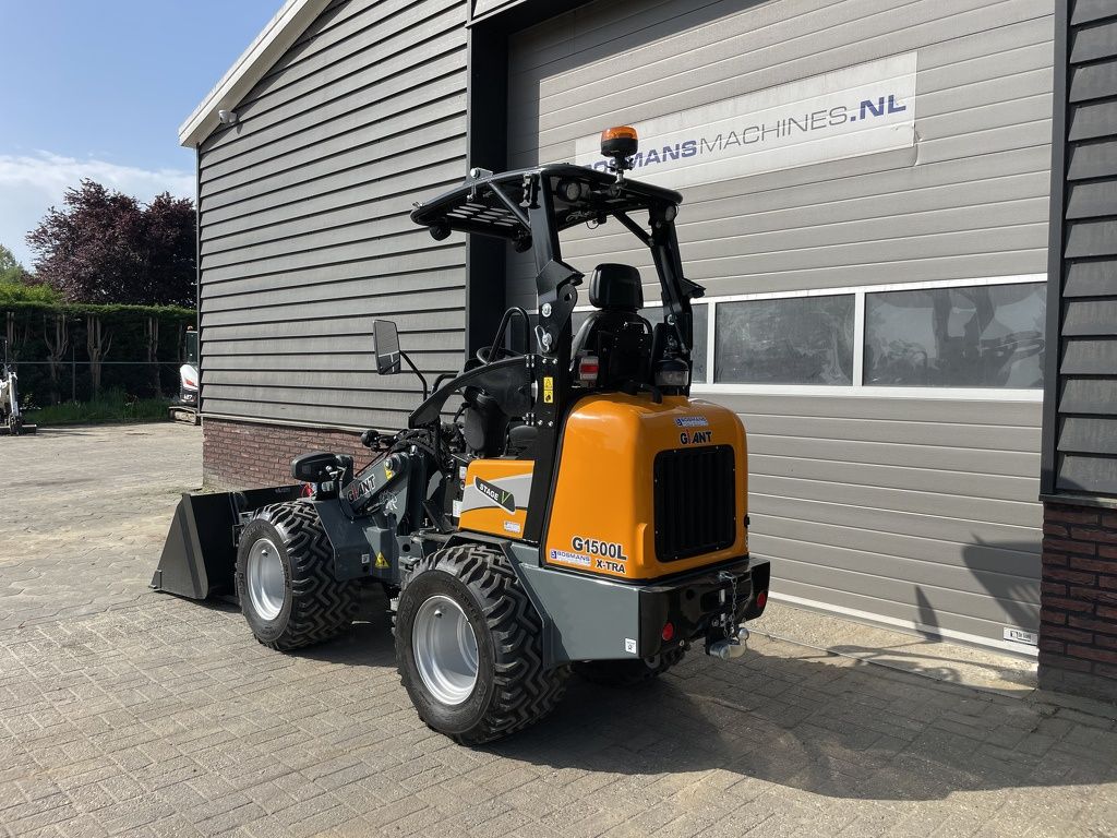Giant G1500 L HD X-TRA minishovel DEMO €529 LEASE