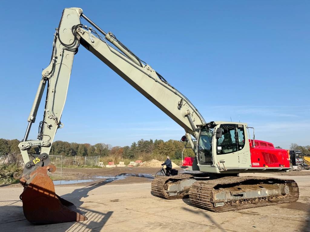 Liebherr R926 (12 meter)