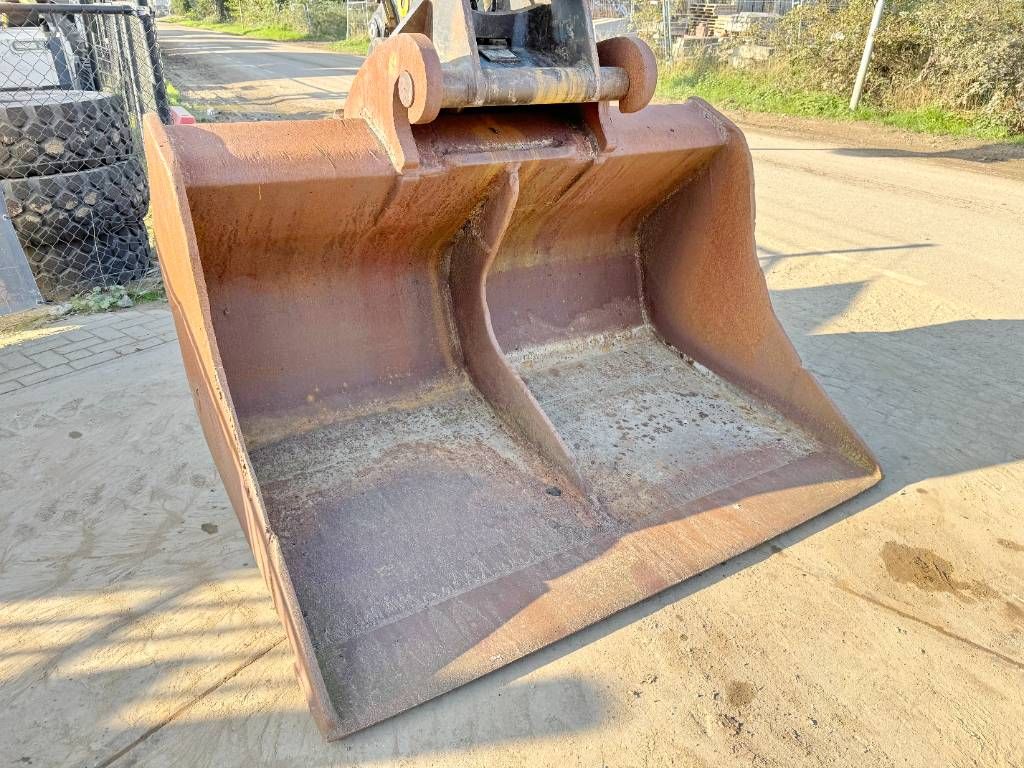 Liebherr R926 (12 meter)