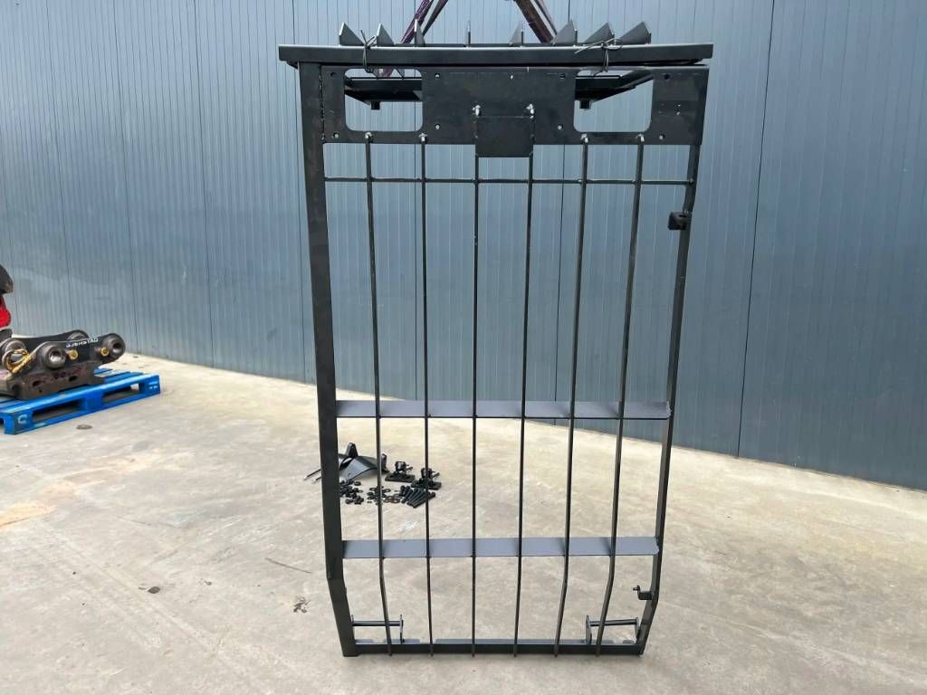 CAT 318C Guard