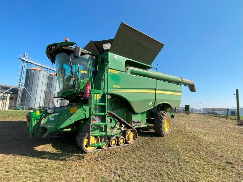 John Deere S 690i
