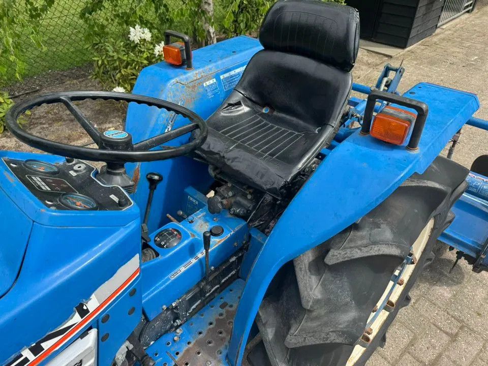 Iseki TU2100 Minitrekker tractor