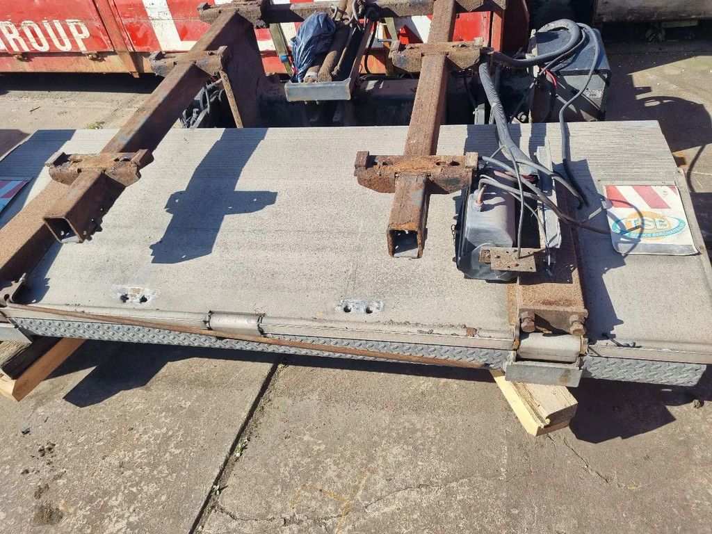 Dhollandia 2500 kg laadklep