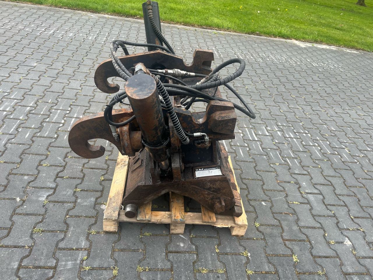 Verachtert kantelstuk hydraulische wig