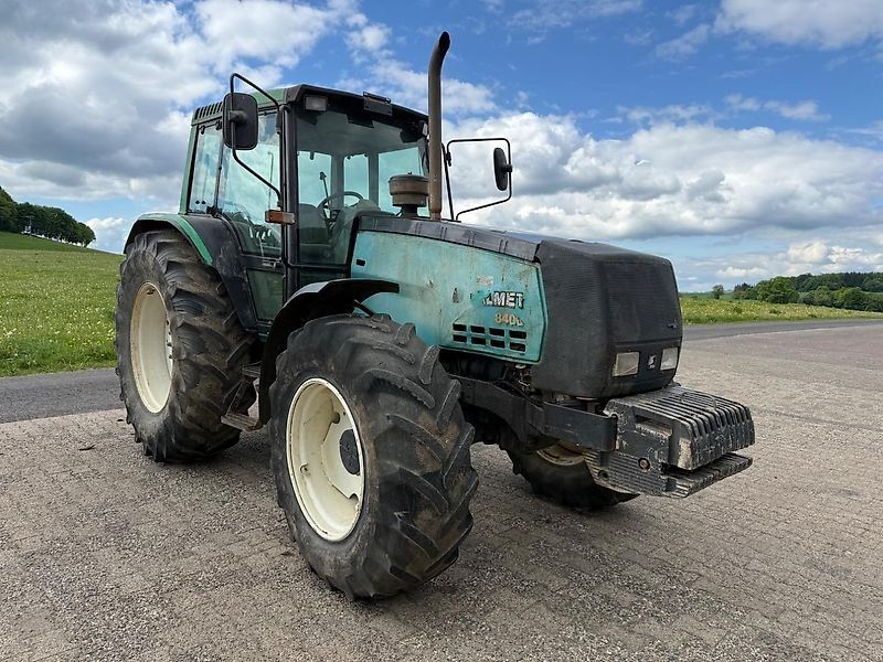 Valtra 8400