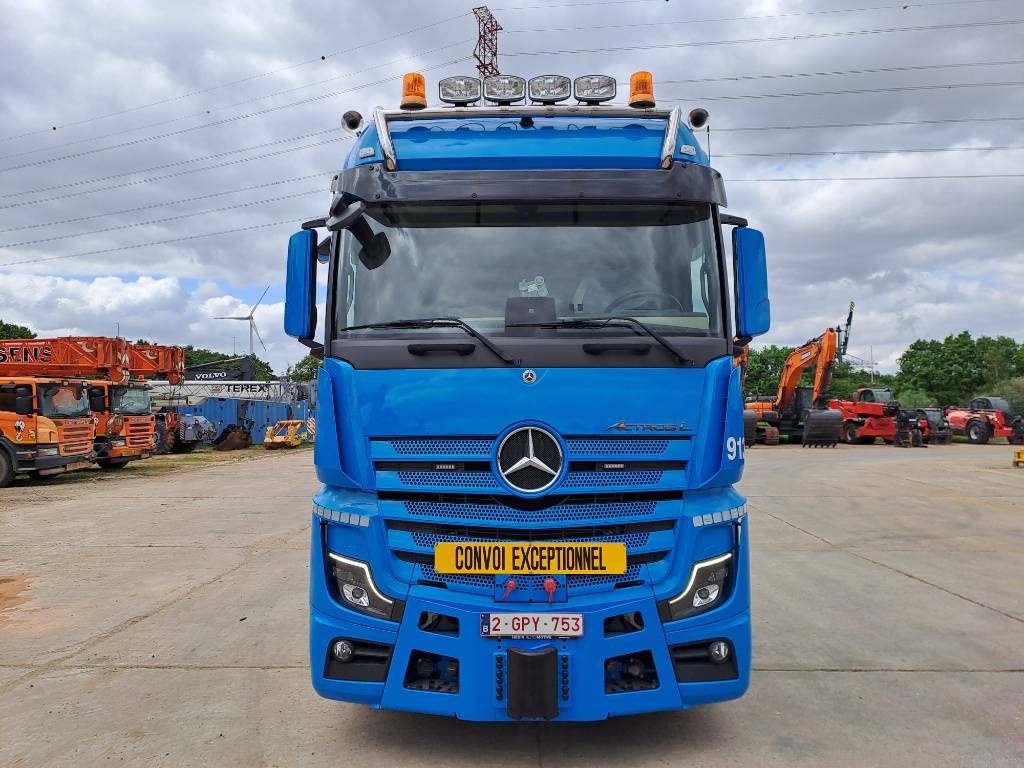 Mercedes-Benz Actros 4463 LS Giga (180Ton Push/Pull)