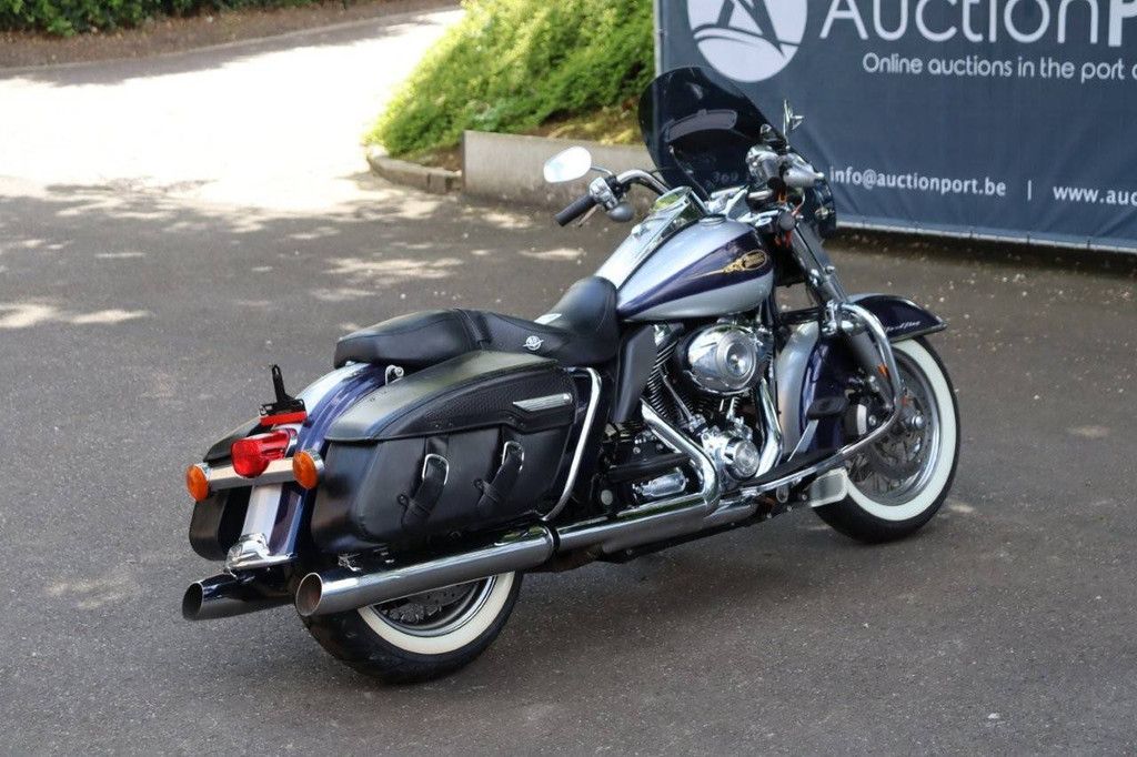 Motorrad Harley-Davidson Road King Classic Touring Benzin 2009