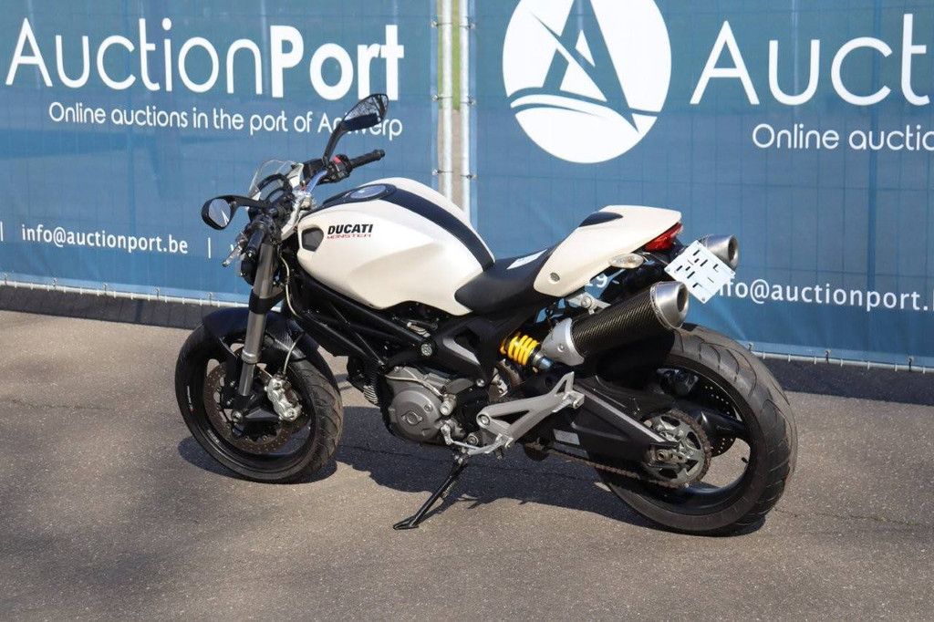 Motor Ducati MONSTER 696 Petrol 2008 (Margin)
