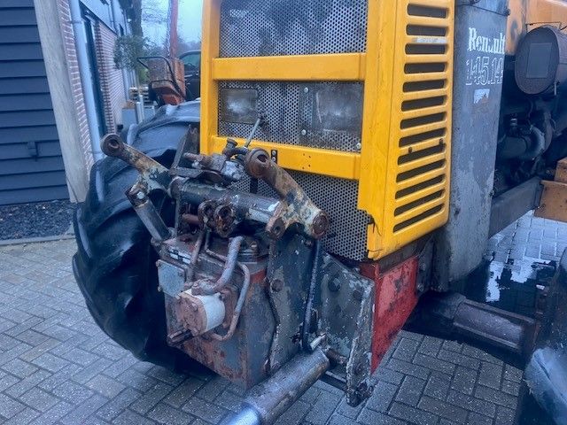 RENAULT 145.14 tractor met 6 cilinder en 145 pk