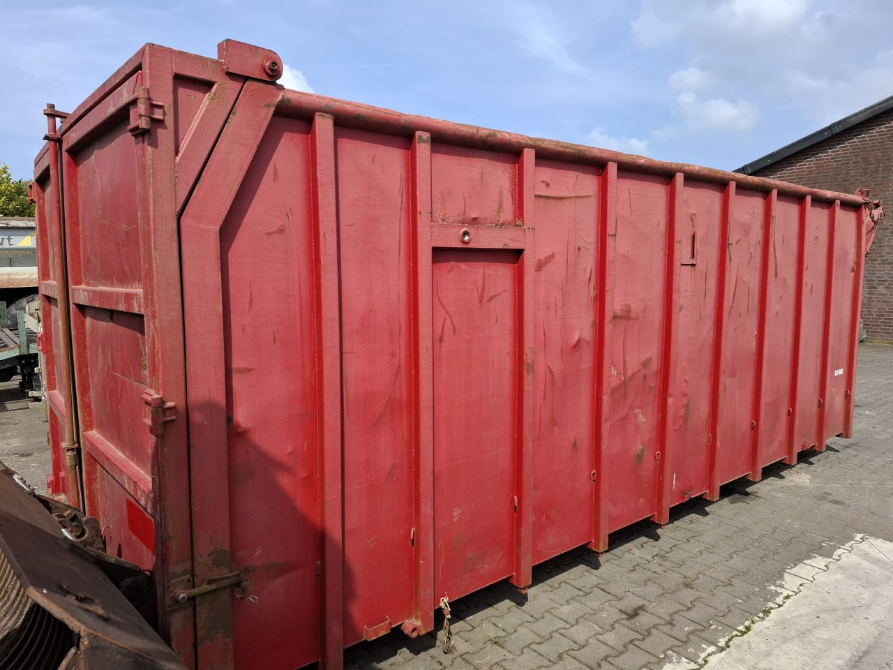 Haakarm containers