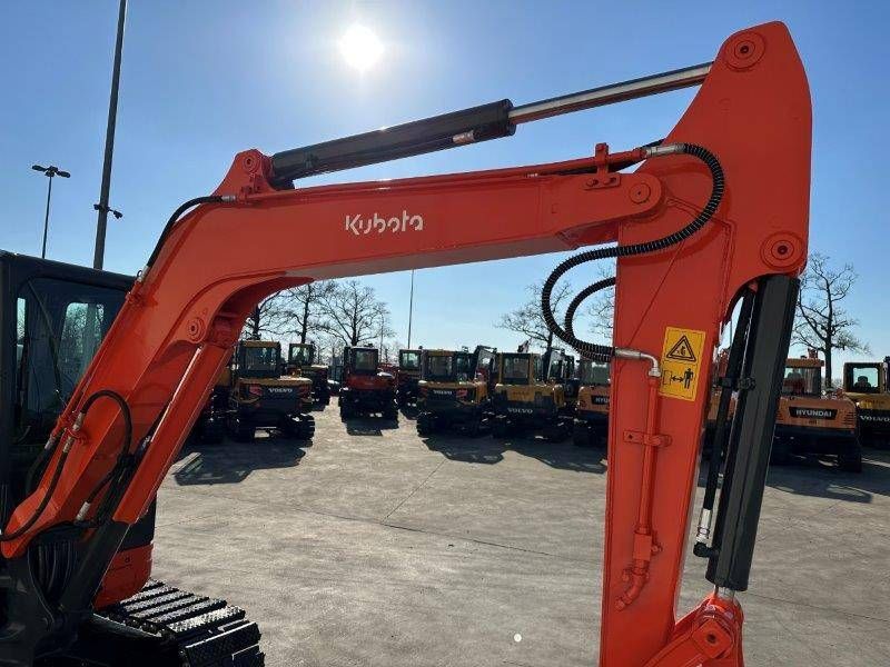 Rupsgraafmachine Kubota KX155-3SZ Diesel 2012