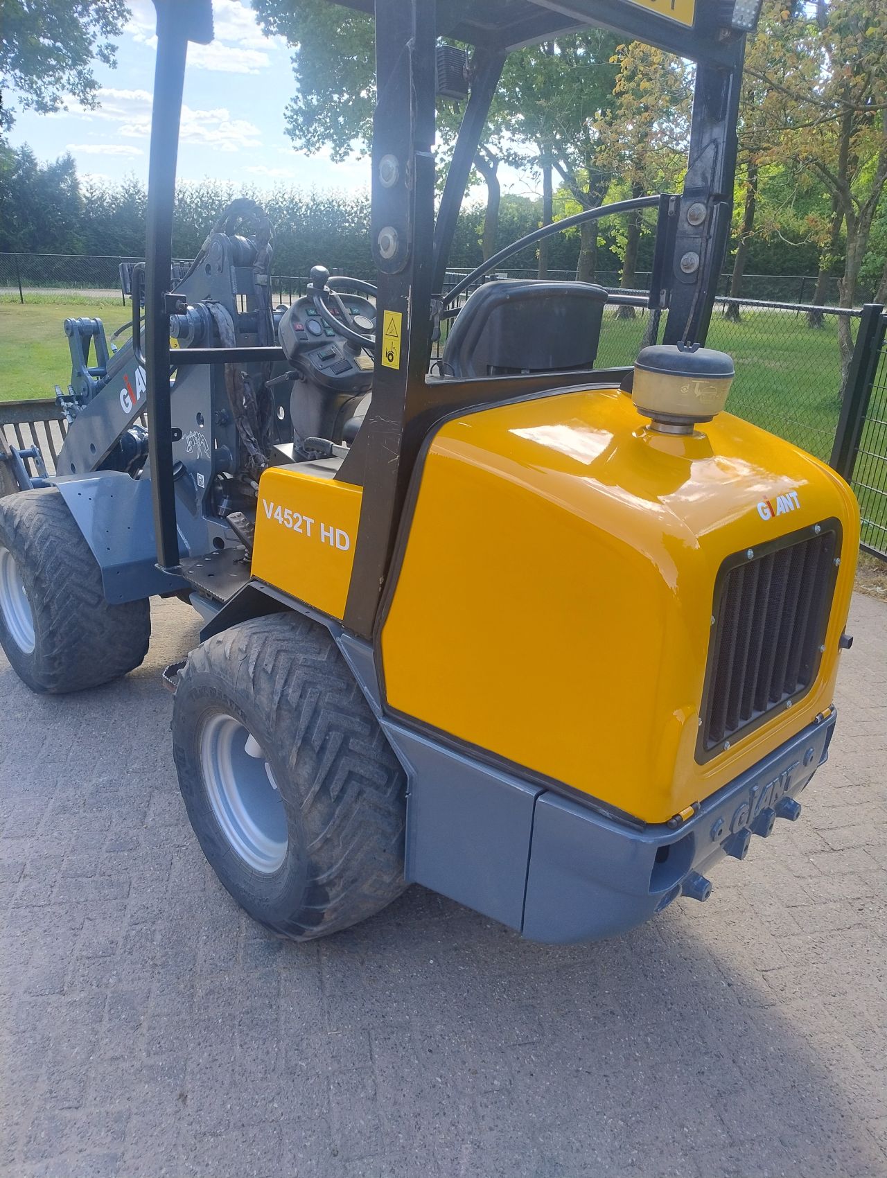 Giant shovel v451t hd 2012