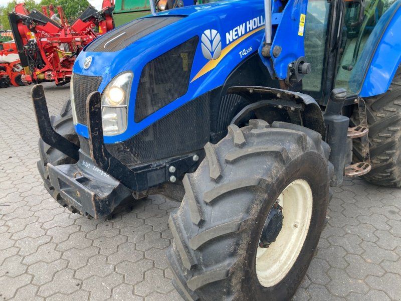 New Holland T 4.105
