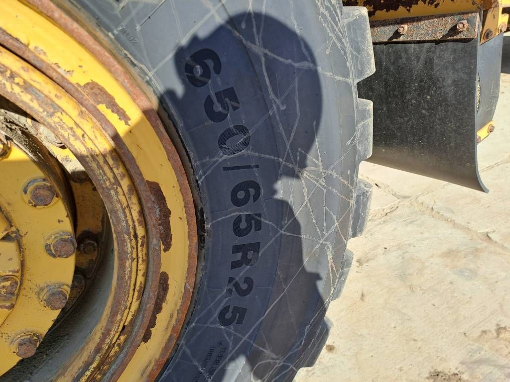 CAT 725C2