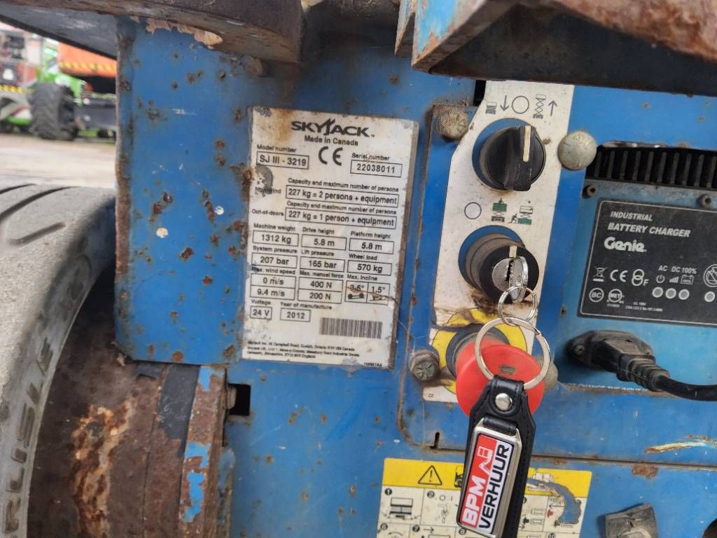 SkyJack SjIII3219 schaarhoogwerker schaarlift 8m