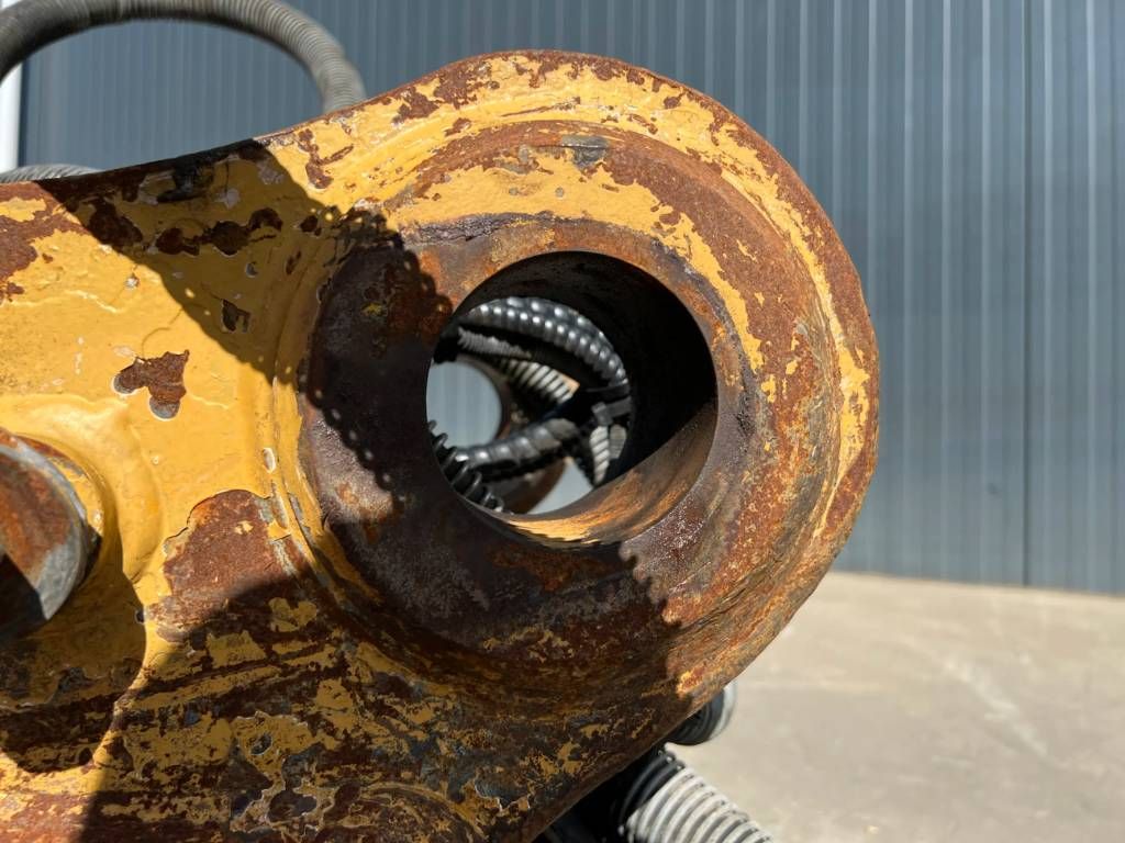 OilQuick OQ80 - 330F / 329E